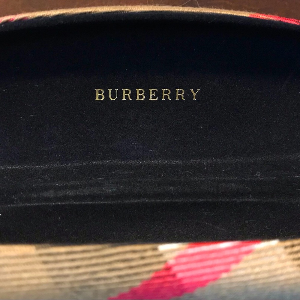 BURBERRY Eyeglass Case~Classic Nova Check 😎